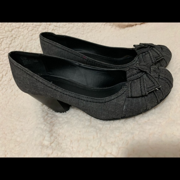 Beautiful bow design shoes - Picture 3 of 3